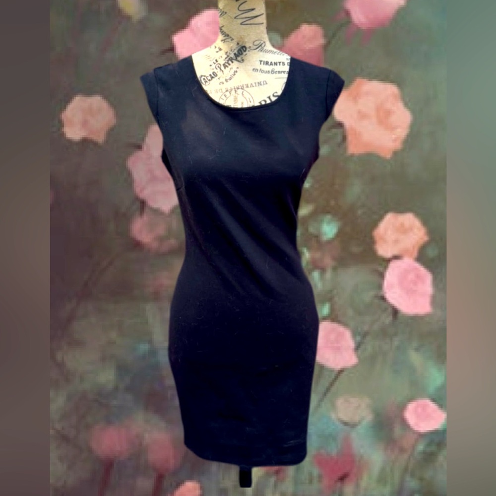 Lulu's Black Cap-Sleeve Mini Sheath Dress